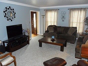 5th image of 219 Gartin Pl