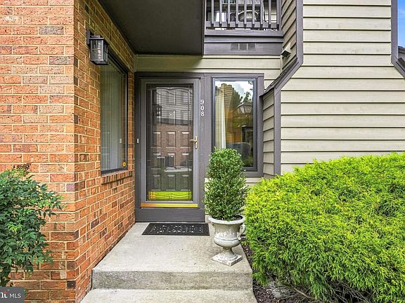 5th image of 908 Augusta Cir