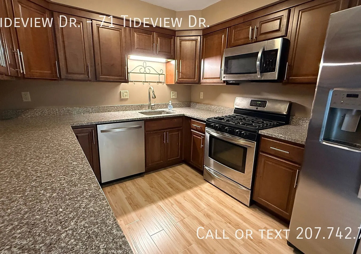End unit at Tideview Estates — Photo 1