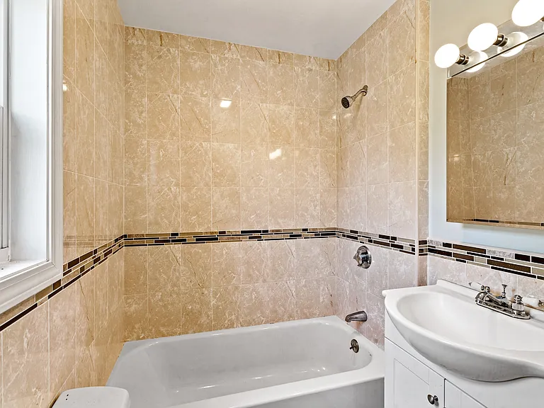 79 Derby St #2 — Photo 15