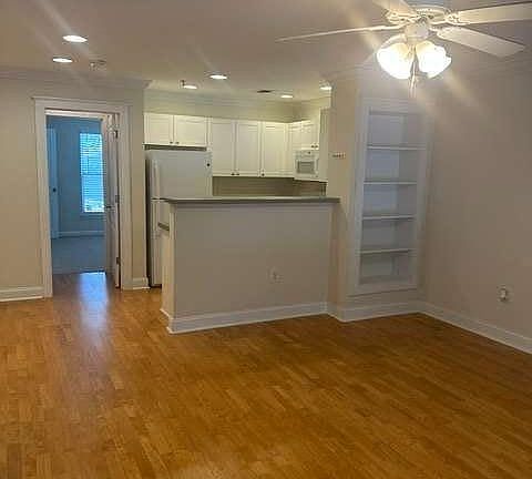2nd image of 490 Barnett Shoals Rd APT 436