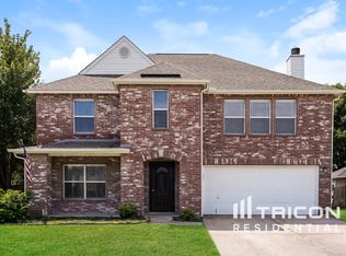 2208 Capstan Dr, Arlington, TX 76002