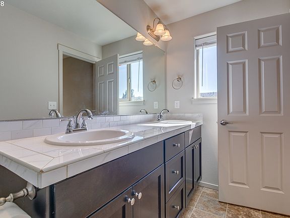 3rd image of 1319 NE 82nd Way