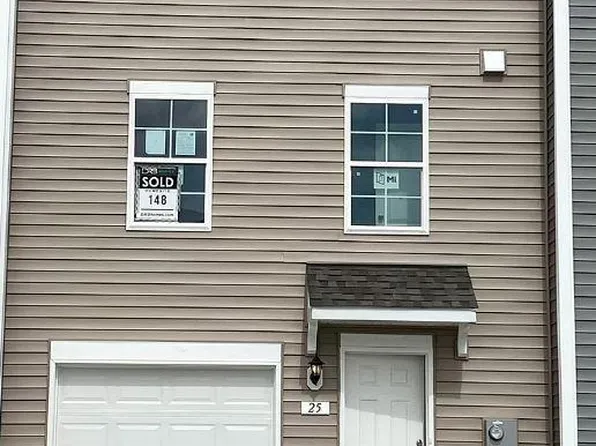 21 Andover Ct, Bunker Hill, WV 25413