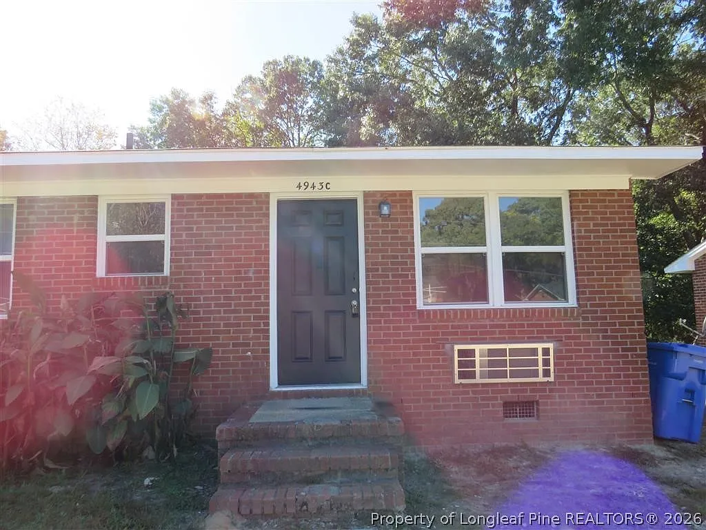 1 bed, 1.0 bath, 825 sqft, $799 — Photo 1