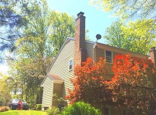 9954 Hemlock Woods Ln, Burke, VA 22015