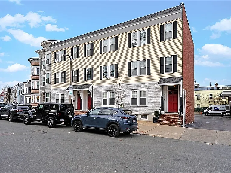 428 E 3rd St #2