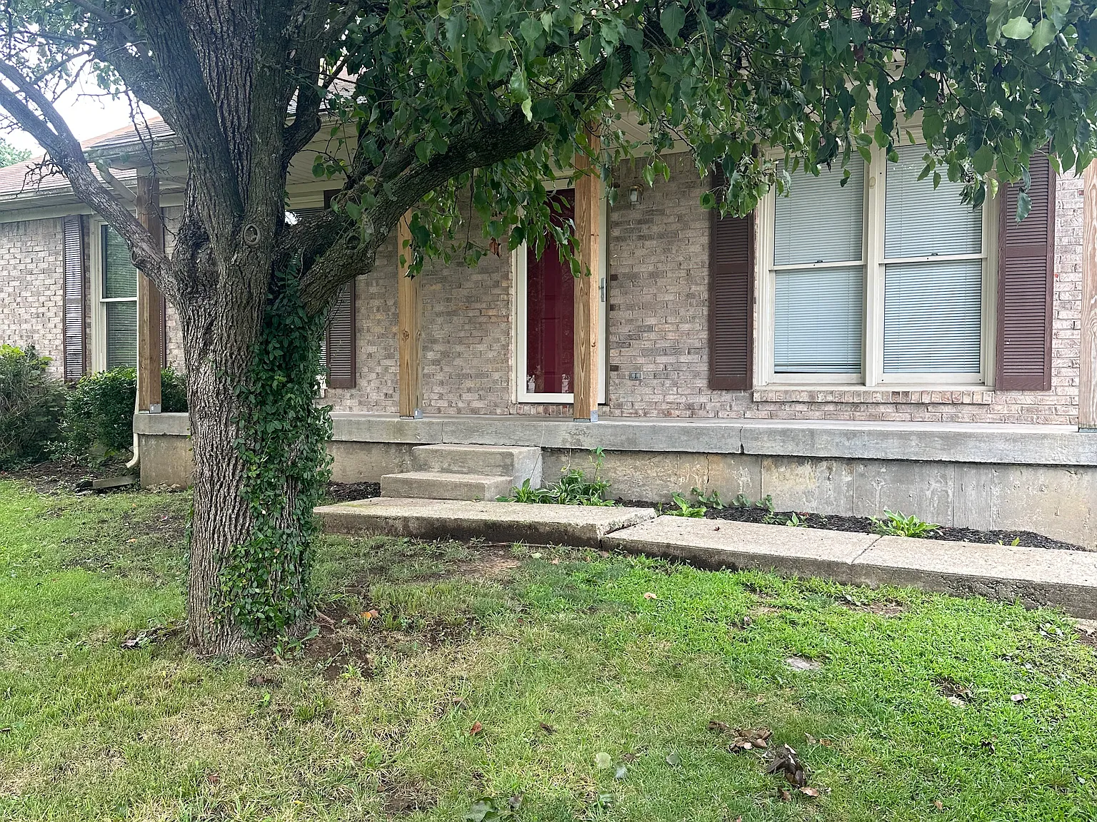520 E Washington St — Photo 1