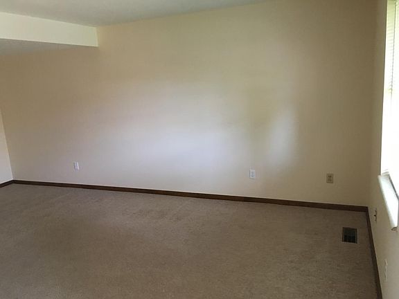 4th image of 526 University Ave APT 7