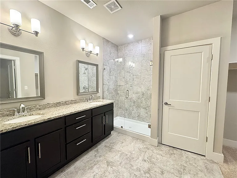 1013 NE Heights Ln — Photo 15