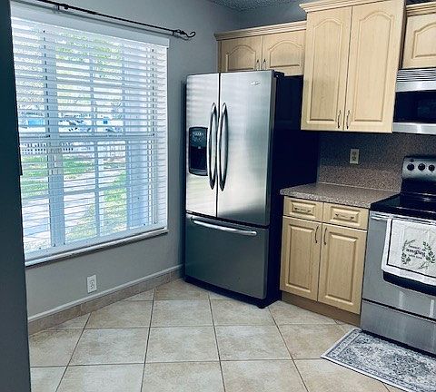4th image of 3739 NW 121st Ave