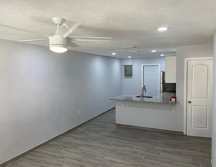 Building Photo - 1203 Central Ave #1