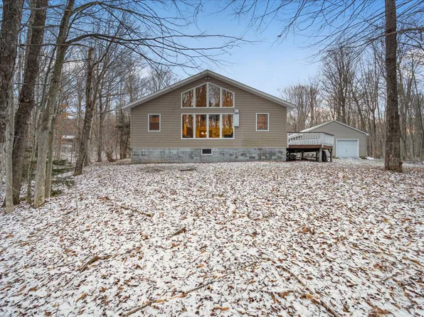 57 Uncas Rd, Inlet, NY 13360