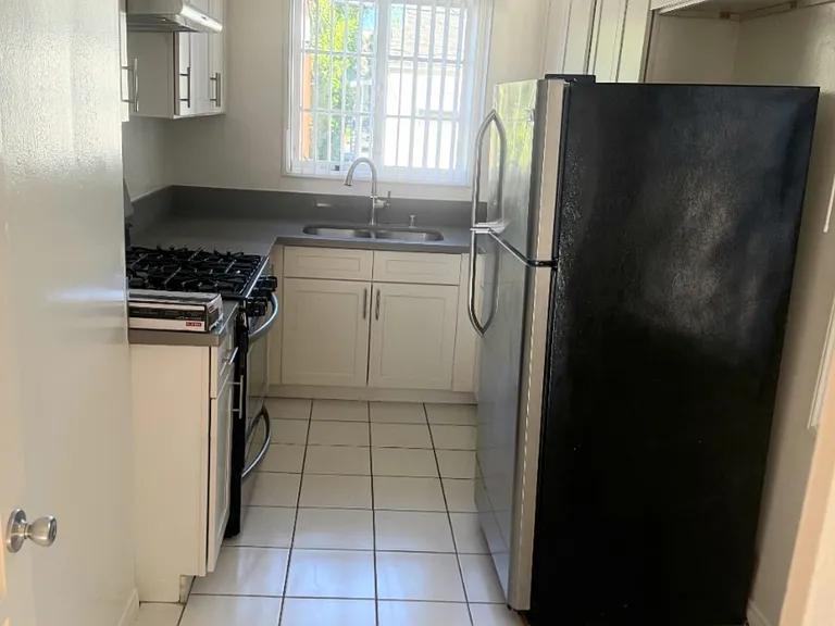 328 N Louise St #106 — Photo 11