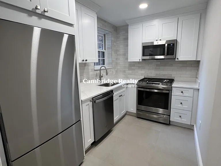 35 Park St #2T — Photo 1