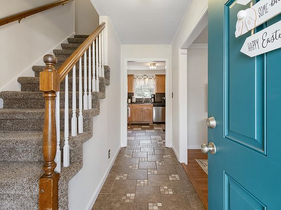 5th image of 542 Glenstone Springs Dr