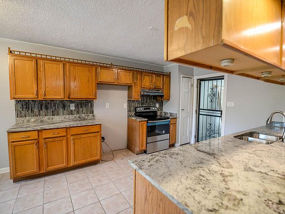 4th image of 7405 Maywood Dr