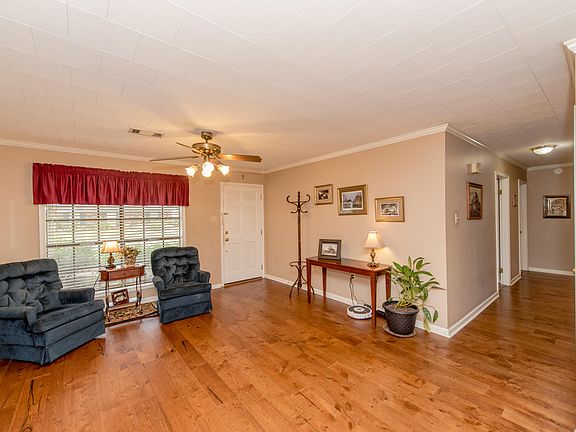 5th image of 204 Frisby St