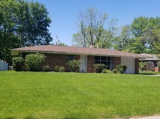 19 Berkshire Dr, Belleville, IL 62223