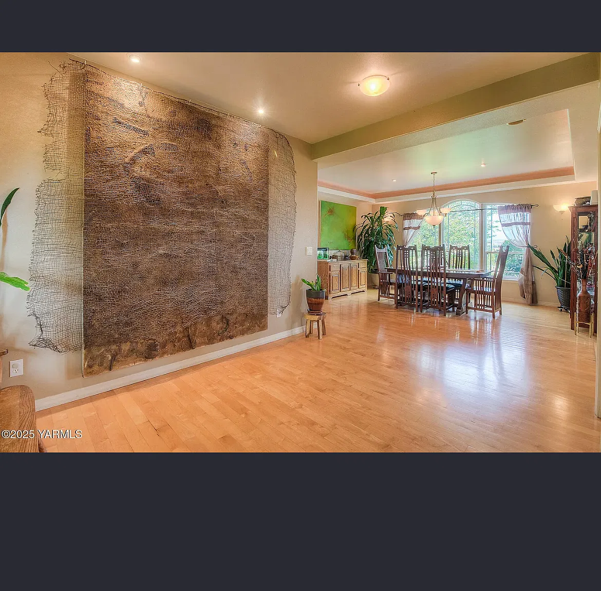 4 bed, 3026 sqft, $1,800 — Photo 1