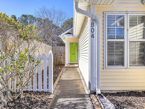 3rd image of 804 Southern Charm Drive