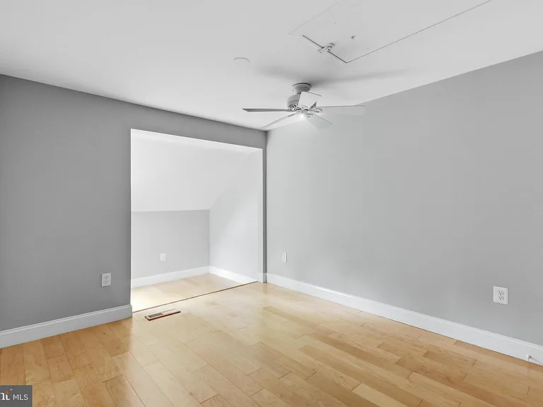 11092 Saffold Way — Photo 19