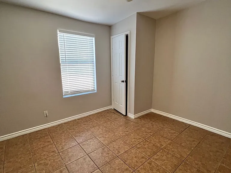 319 Harding Pl #2 — Photo 18
