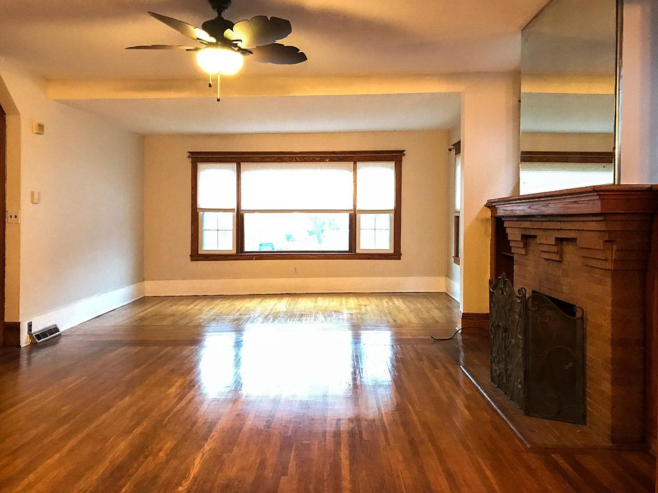 Living room.