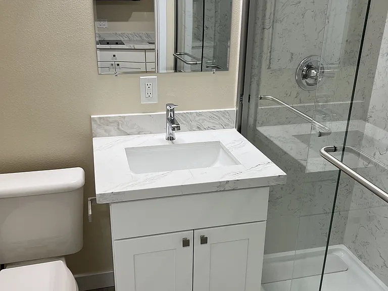 Maverick Apartments — Photo 20