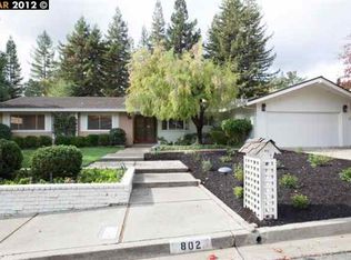 802 Crossbrook Dr, Moraga, CA 94556