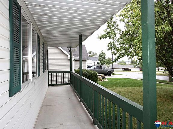 2nd image of 808 Regina Ct