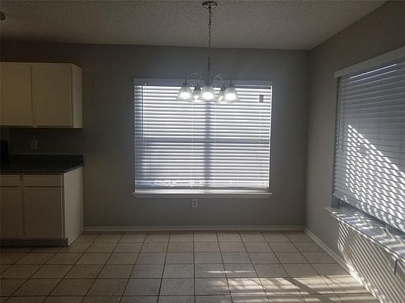 4th image of 10121 Chapel Hill Ct