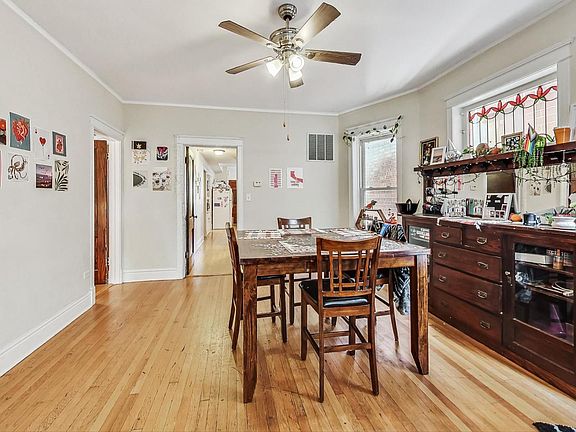 5th image of 1240 W Cornelia Ave