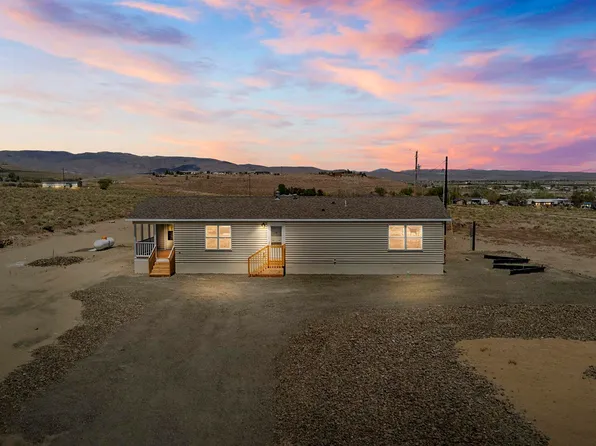 1115 Idaho Ave, Silver Springs, NV 89429