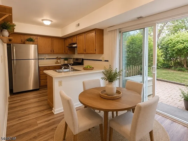 200 Bamburgh Ct — Photo 10