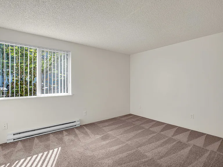 Riverview Apartments — Photo 61