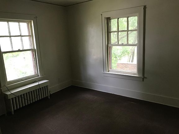 5th image of 711 Morton St APT E