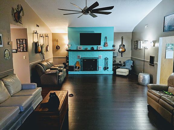 500+sqft Spacious living 