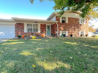 2616 Belle Mar Dr, Belleville, IL 62220