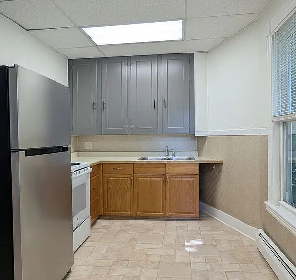 129 College Ave — Photo 2