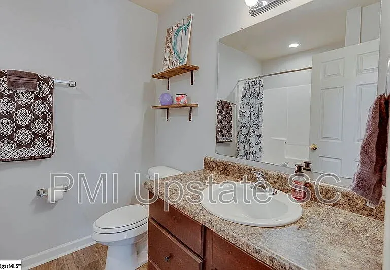 1122 E Lee Rd — Photo 21