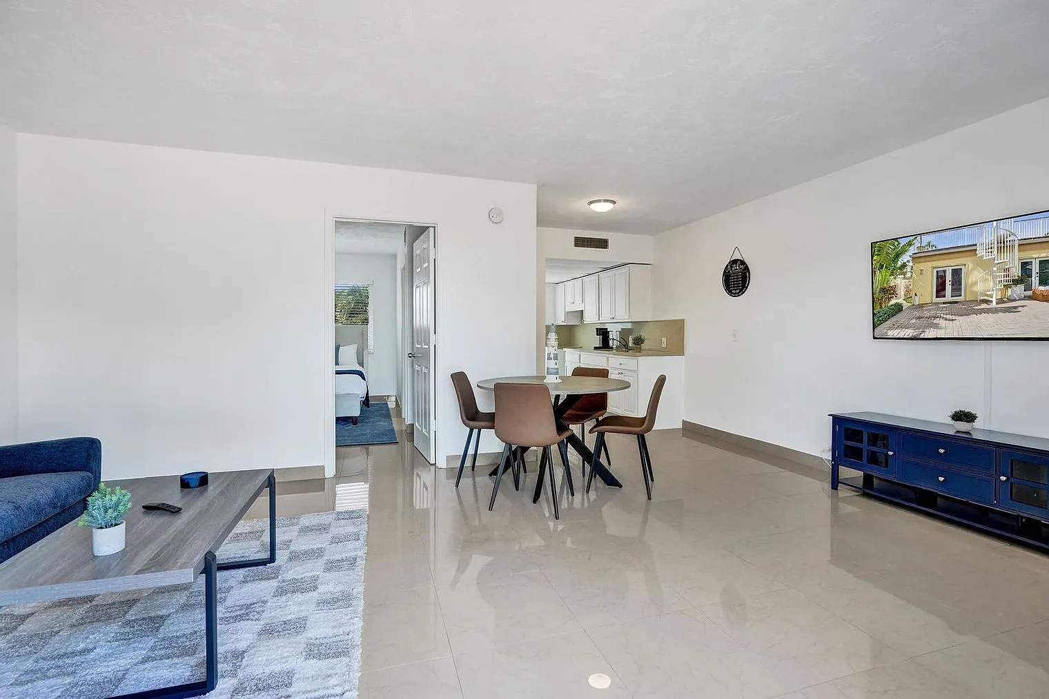1 bed, 1.0 bath, $2,081 — Photo 4