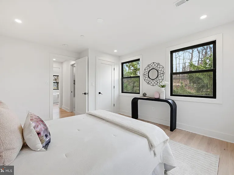 9200 Cedar Ln — Photo 14