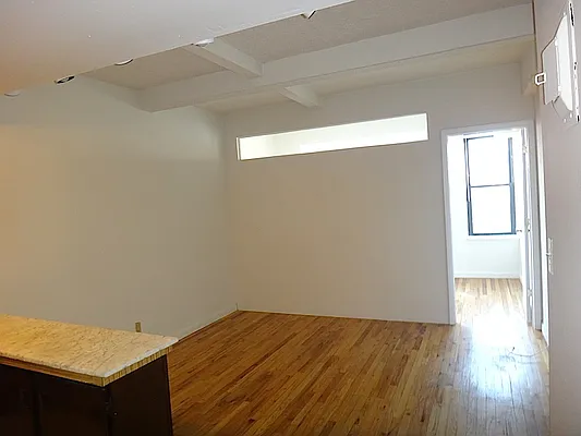 Rented by KVNY Soho | media 2