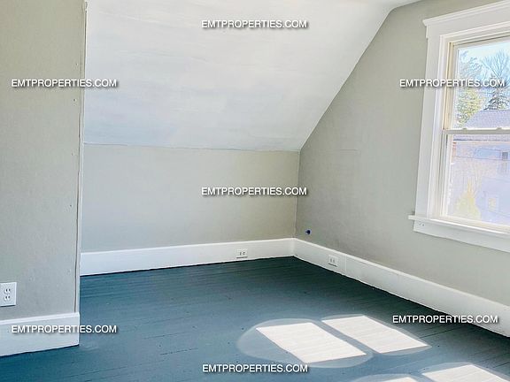 3rd image of 109 Elizabeth St