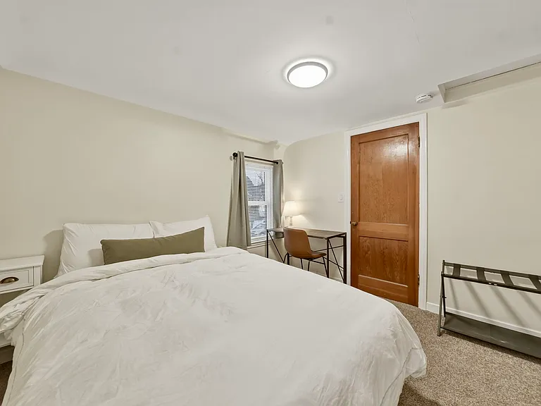 27 Winfield Ave #UPPER — Photo 8