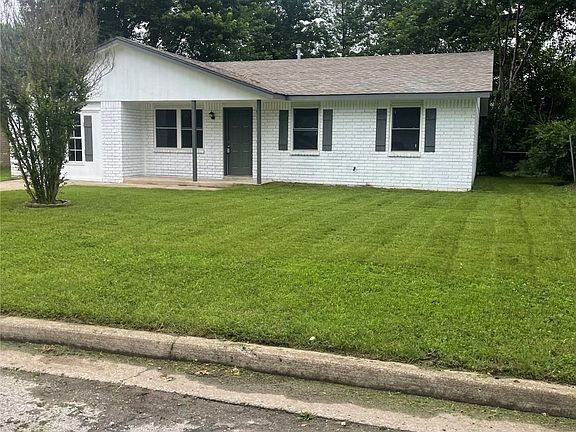 2nd image of 13739 S Hickory Pl