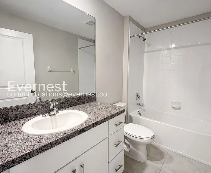 946 Royal Empress Dr — Photo 18