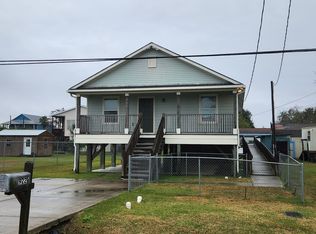 922 7th St, San Leon, TX 77539