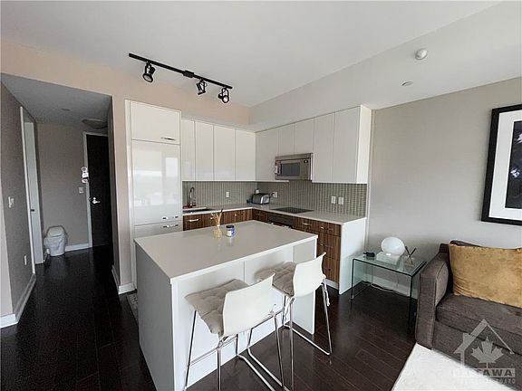 3rd image of 111 Champagne Ave S #1811